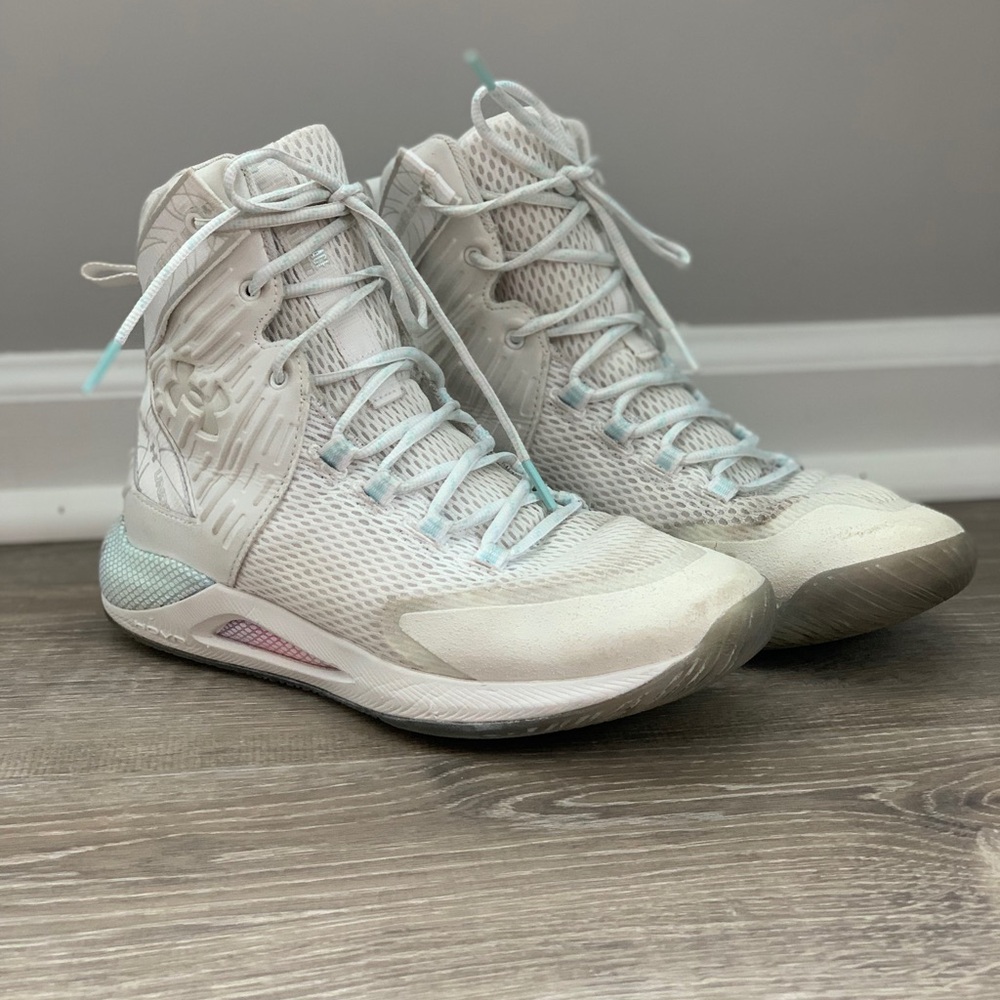 Under Armour White High-Top Athletic Shoes - GREAT Volleyball or Basketball Shoe